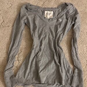 Abercrombie & Fitch Heather Gray V-Neck Tee